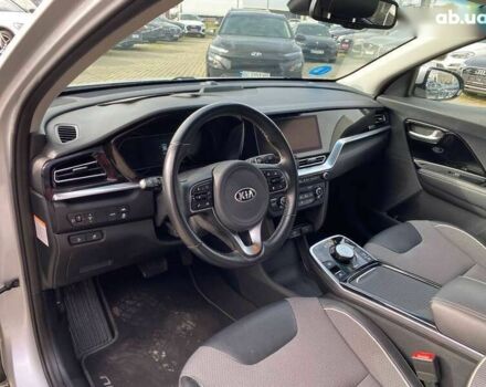 Кіа Niro, об'ємом двигуна 0 л та пробігом 82 тис. км за 18900 $, фото 10 на Automoto.ua