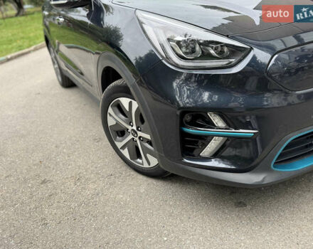 Киа Niro, объемом двигателя 0 л и пробегом 155 тыс. км за 18913 $, фото 2 на Automoto.ua