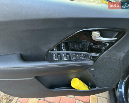 Кіа Niro, об'ємом двигуна 0 л та пробігом 117 тис. км за 19600 $, фото 16 на Automoto.ua