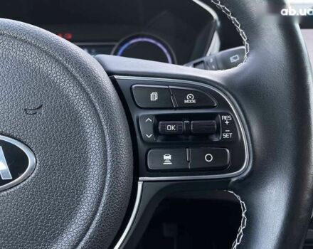 Киа Niro, объемом двигателя 0 л и пробегом 81 тыс. км за 21950 $, фото 3 на Automoto.ua