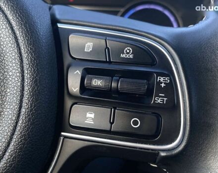 Киа Niro, объемом двигателя 0 л и пробегом 82 тыс. км за 22200 $, фото 12 на Automoto.ua