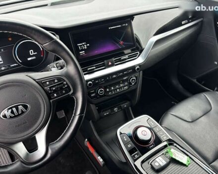 Киа Niro, объемом двигателя 0 л и пробегом 124 тыс. км за 20400 $, фото 27 на Automoto.ua