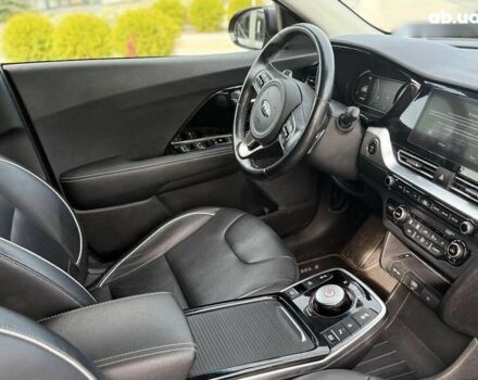 Киа Niro, объемом двигателя 0 л и пробегом 114 тыс. км за 19700 $, фото 7 на Automoto.ua