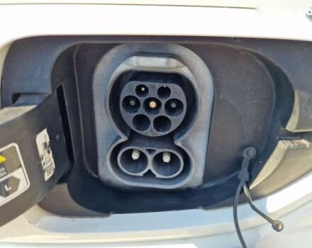 Кіа Niro, об'ємом двигуна 0 л та пробігом 130 тис. км за 18200 $, фото 6 на Automoto.ua