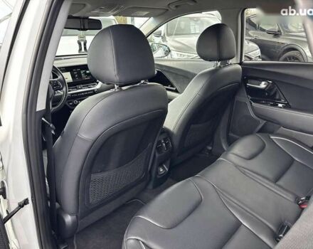 Киа Niro, объемом двигателя 0 л и пробегом 95 тыс. км за 20450 $, фото 28 на Automoto.ua