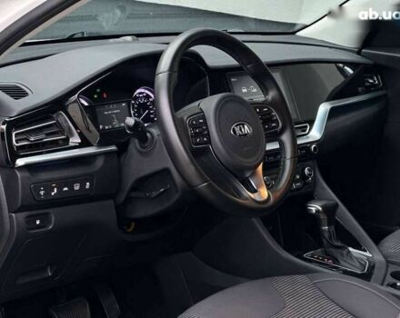 Киа Niro, объемом двигателя 0 л и пробегом 136 тыс. км за 18390 $, фото 9 на Automoto.ua