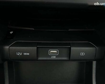 Киа Niro, объемом двигателя 0 л и пробегом 117 тыс. км за 19900 $, фото 13 на Automoto.ua