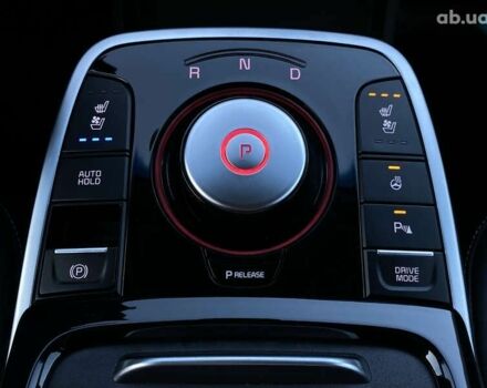 Кіа Niro, об'ємом двигуна 0 л та пробігом 135 тис. км за 19950 $, фото 6 на Automoto.ua