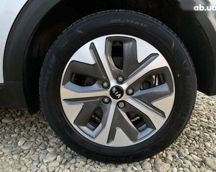 Кіа Niro, об'ємом двигуна 0 л та пробігом 123 тис. км за 20700 $, фото 21 на Automoto.ua