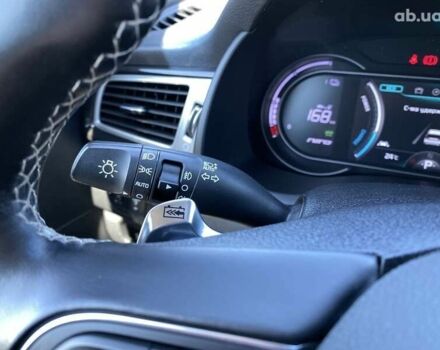 Кіа Niro, об'ємом двигуна 0 л та пробігом 121 тис. км за 18700 $, фото 26 на Automoto.ua