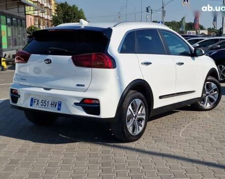 Кіа Niro, об'ємом двигуна 0 л та пробігом 130 тис. км за 18200 $, фото 10 на Automoto.ua