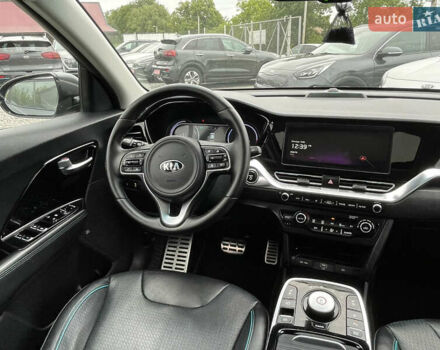 Киа Niro, объемом двигателя 0 л и пробегом 105 тыс. км за 20350 $, фото 23 на Automoto.ua