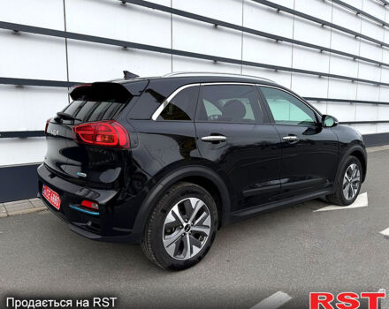 Киа Niro, объемом двигателя 0.15 л и пробегом 136 тыс. км за 18900 $, фото 2 на Automoto.ua
