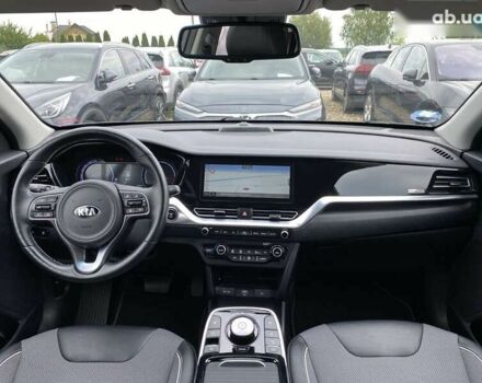 Киа Niro, объемом двигателя 0 л и пробегом 105 тыс. км за 20300 $, фото 4 на Automoto.ua