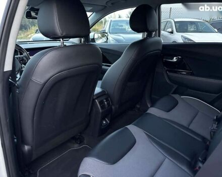 Киа Niro, объемом двигателя 0 л и пробегом 51 тыс. км за 24999 $, фото 6 на Automoto.ua