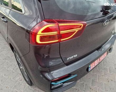 Киа Niro, объемом двигателя 0 л и пробегом 97 тыс. км за 19100 $, фото 13 на Automoto.ua