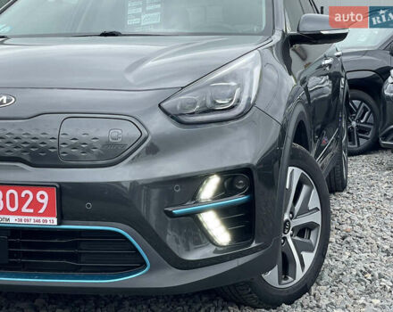 Киа Niro, объемом двигателя 0 л и пробегом 105 тыс. км за 20350 $, фото 5 на Automoto.ua