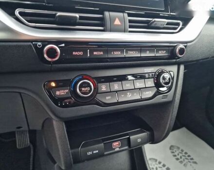 Киа Niro, объемом двигателя 0 л и пробегом 97 тыс. км за 19100 $, фото 28 на Automoto.ua