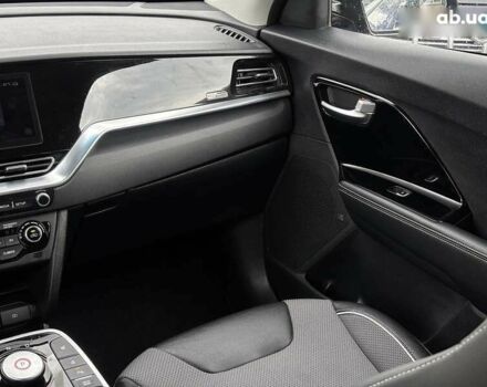 Киа Niro, объемом двигателя 0 л и пробегом 44 тыс. км за 23200 $, фото 27 на Automoto.ua