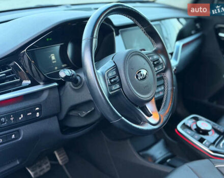 Кіа Niro, об'ємом двигуна 0 л та пробігом 58 тис. км за 22800 $, фото 5 на Automoto.ua