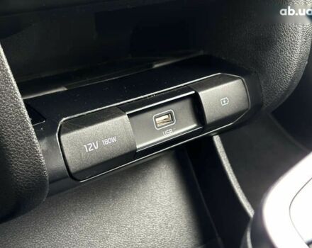 Киа Niro, объемом двигателя 0 л и пробегом 88 тыс. км за 22700 $, фото 16 на Automoto.ua