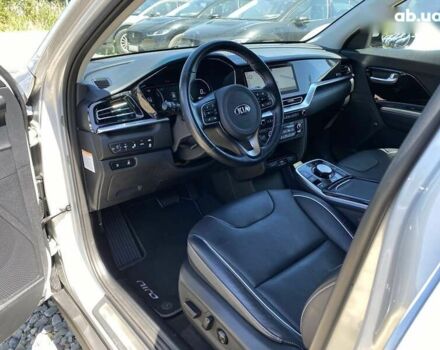 Киа Niro, объемом двигателя 0 л и пробегом 101 тыс. км за 21900 $, фото 24 на Automoto.ua
