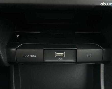 Кіа Niro, об'ємом двигуна 0 л та пробігом 56 тис. км за 24400 $, фото 6 на Automoto.ua