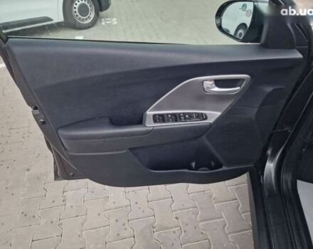 Киа Niro, объемом двигателя 0 л и пробегом 97 тыс. км за 19100 $, фото 16 на Automoto.ua