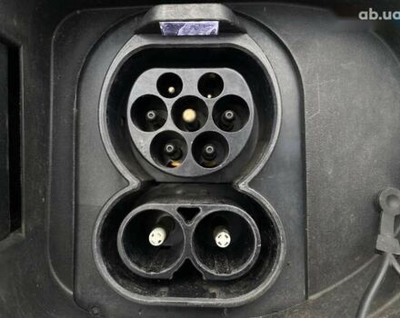 Киа Niro, объемом двигателя 0 л и пробегом 135 тыс. км за 20900 $, фото 28 на Automoto.ua