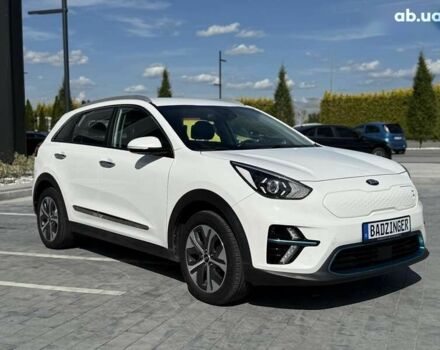 Киа Niro, объемом двигателя 0 л и пробегом 130 тыс. км за 18900 $, фото 2 на Automoto.ua
