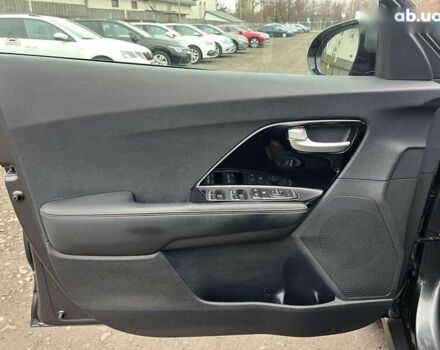 Кіа Niro, об'ємом двигуна 0 л та пробігом 107 тис. км за 19454 $, фото 29 на Automoto.ua