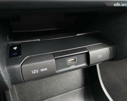 Киа Niro, объемом двигателя 0 л и пробегом 112 тыс. км за 21900 $, фото 7 на Automoto.ua