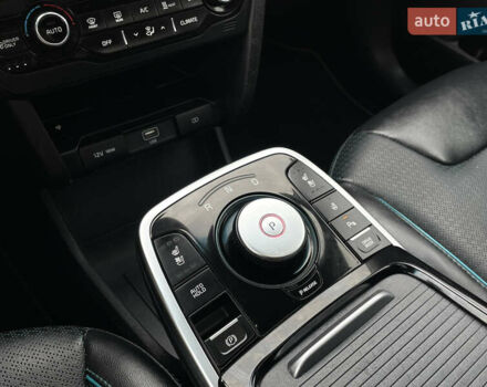 Киа Niro, объемом двигателя 0 л и пробегом 105 тыс. км за 20350 $, фото 31 на Automoto.ua