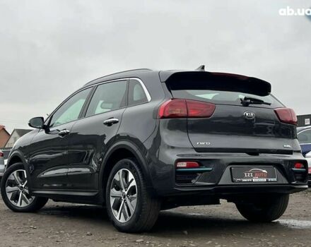 Кіа Niro, об'ємом двигуна 0 л та пробігом 107 тис. км за 19454 $, фото 5 на Automoto.ua