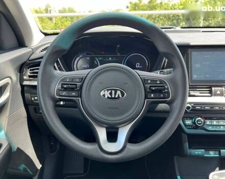 Кіа Niro, об'ємом двигуна 0 л та пробігом 50 тис. км за 17900 $, фото 17 на Automoto.ua