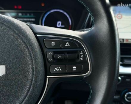 Киа Niro, объемом двигателя 0 л и пробегом 75 тыс. км за 23200 $, фото 7 на Automoto.ua