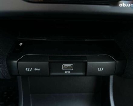 Киа Niro, объемом двигателя 0 л и пробегом 75 тыс. км за 23200 $, фото 11 на Automoto.ua