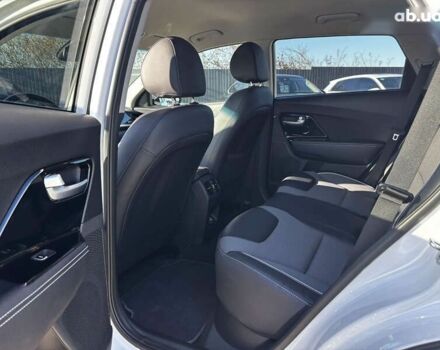 Киа Niro, объемом двигателя 0 л и пробегом 44 тыс. км за 23900 $, фото 6 на Automoto.ua