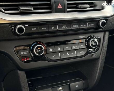 Кіа Niro, об'ємом двигуна 0 л та пробігом 45 тис. км за 23000 $, фото 26 на Automoto.ua