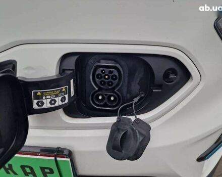 Кіа Niro, об'ємом двигуна 0 л та пробігом 107 тис. км за 20600 $, фото 4 на Automoto.ua