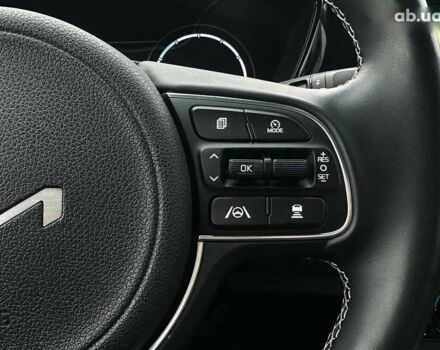 Киа Niro, объемом двигателя 0 л и пробегом 37 тыс. км за 24900 $, фото 5 на Automoto.ua