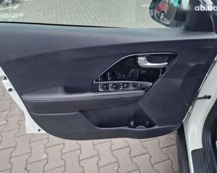 Кіа Niro, об'ємом двигуна 0 л та пробігом 107 тис. км за 20600 $, фото 19 на Automoto.ua