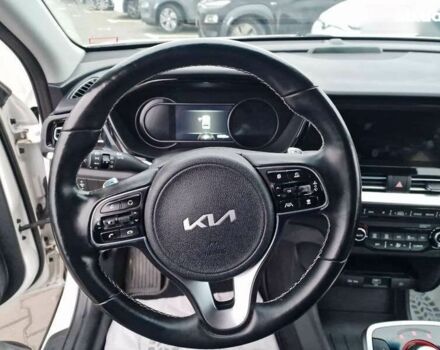 Кіа Niro, об'ємом двигуна 0 л та пробігом 107 тис. км за 20600 $, фото 23 на Automoto.ua