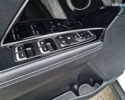 Кіа Niro, об'ємом двигуна 0 л та пробігом 107 тис. км за 20600 $, фото 20 на Automoto.ua