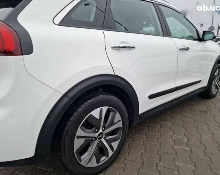 Кіа Niro, об'ємом двигуна 0 л та пробігом 107 тис. км за 20600 $, фото 9 на Automoto.ua