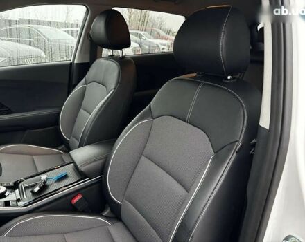 Киа Niro, объемом двигателя 0 л и пробегом 61 тыс. км за 25200 $, фото 24 на Automoto.ua