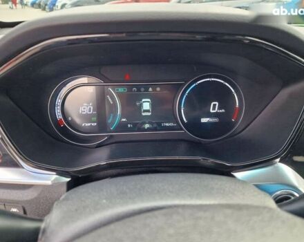 Киа Niro, объемом двигателя 0 л и пробегом 174 тыс. км за 19600 $, фото 24 на Automoto.ua