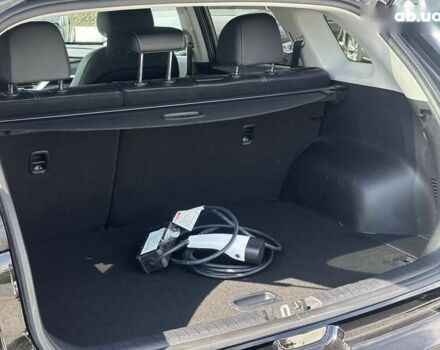 Киа Niro, объемом двигателя 0 л и пробегом 49 тыс. км за 22850 $, фото 9 на Automoto.ua