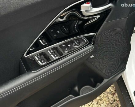 Киа Niro, объемом двигателя 0 л и пробегом 61 тыс. км за 25200 $, фото 23 на Automoto.ua