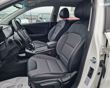 Кіа Niro, об'ємом двигуна 0 л та пробігом 107 тис. км за 20600 $, фото 22 на Automoto.ua